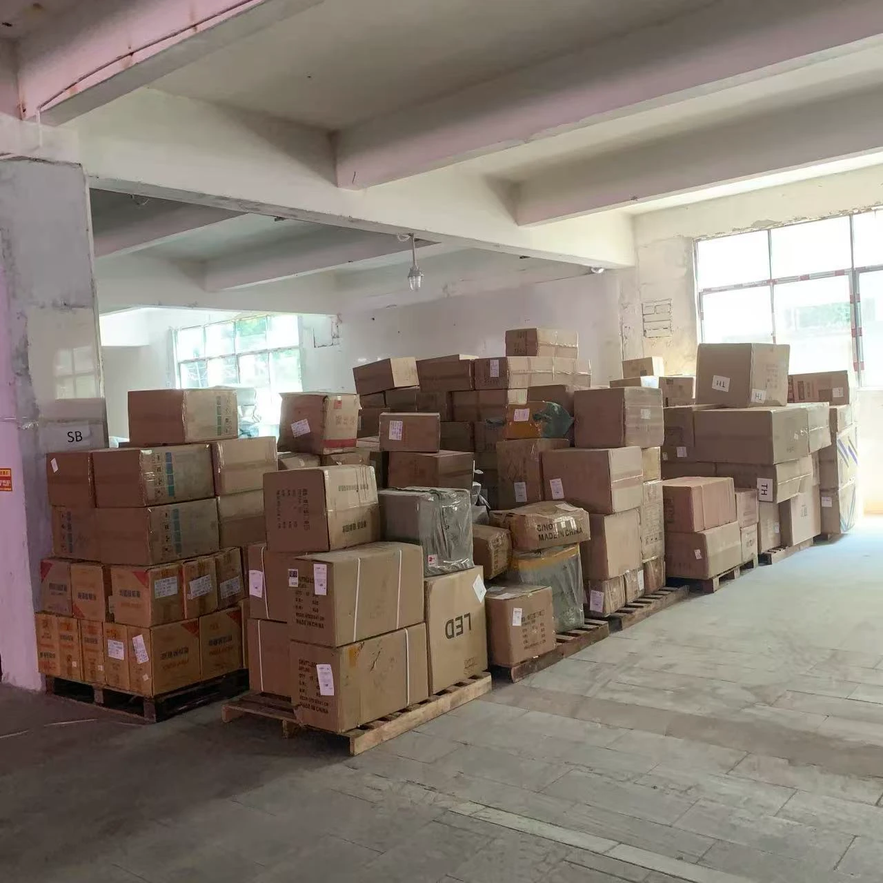 Arranged parcels and cargo ready for China to Malaysia freight shipping